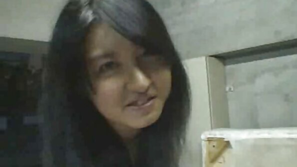 Pirang denok keur ngalaman palajaran sex